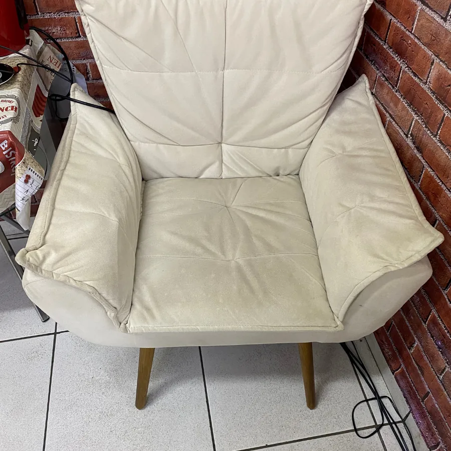 Cadeiras de jantar antes da higienização